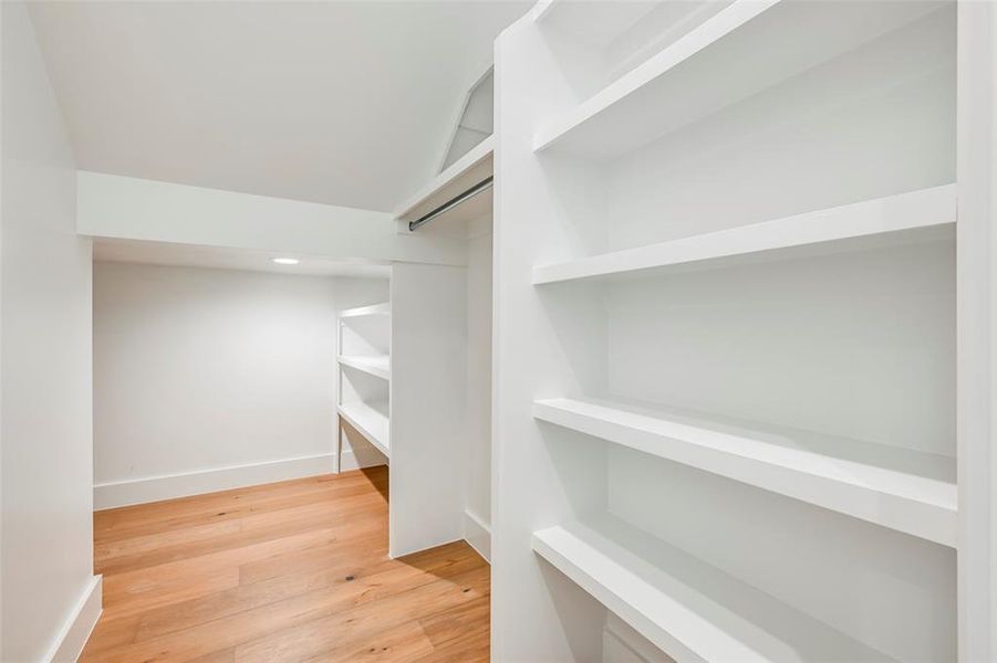 Spacious, unfurnished interior of a new home in , Dallas (Image 22).