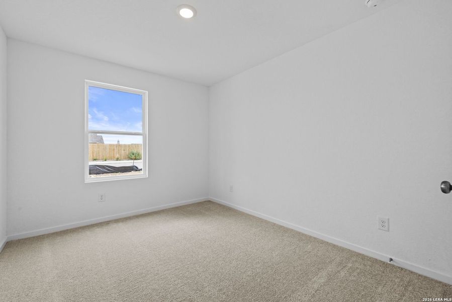 Spacious, unfurnished interior of a new home in Spring Grove, St. Hedwig (Image 12).
