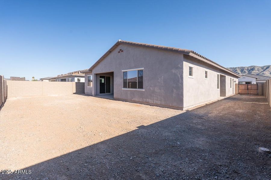 Tri Pointe Whispering Hills 98 - Backyar Tri Pointe Whispering Hills 98 - Backyar