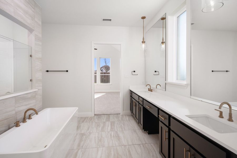 Furnished interior view inside a new home in Cambridge Crossing, Celina (Image 9).