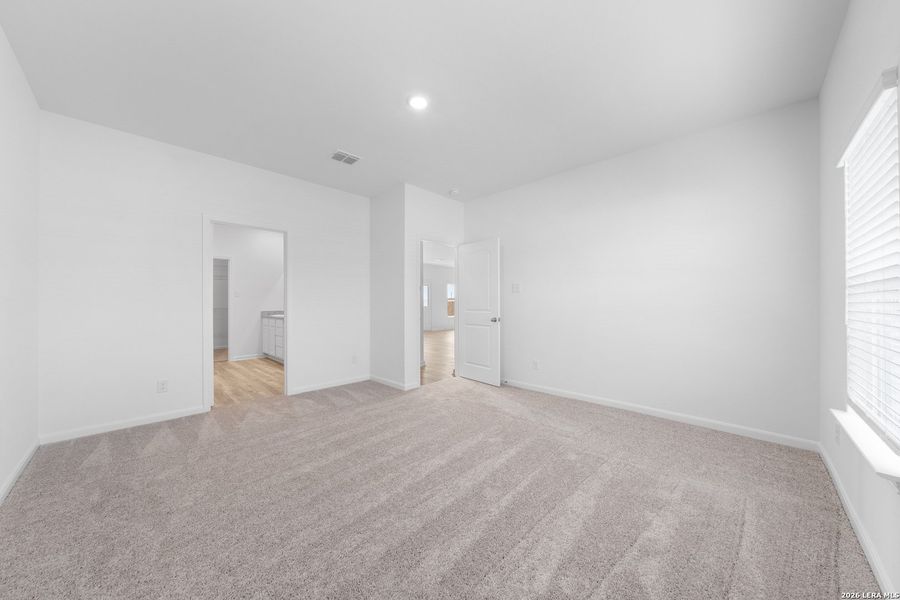 Spacious, unfurnished interior of a new home in Rosewood Estates, Lytle (Image 12).