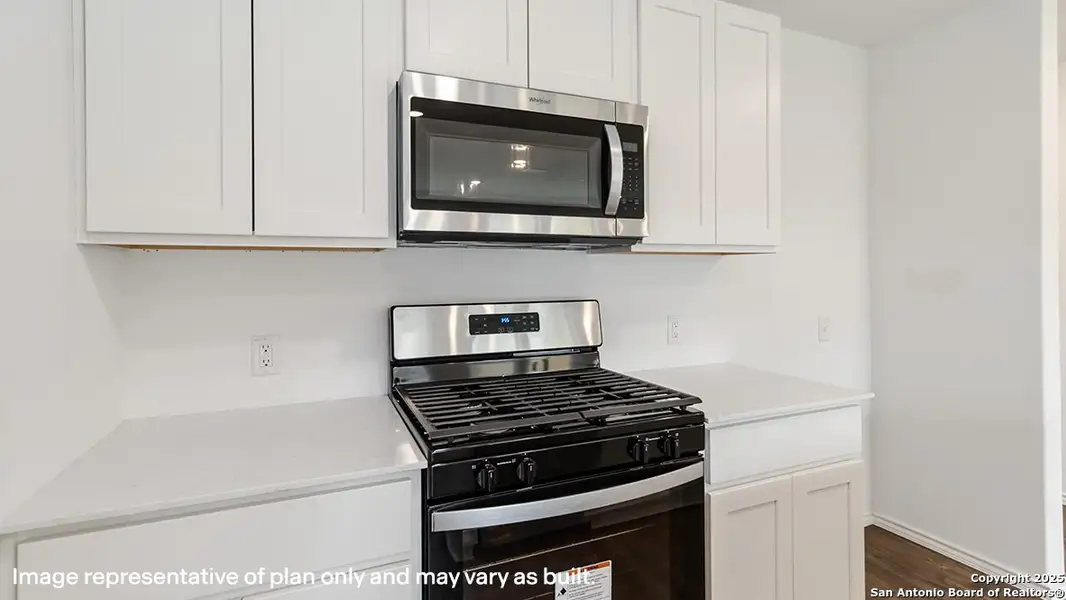 Close-up of interior finishes inside a home in Blue Ridge Ranch, San Antonio (Image 11).