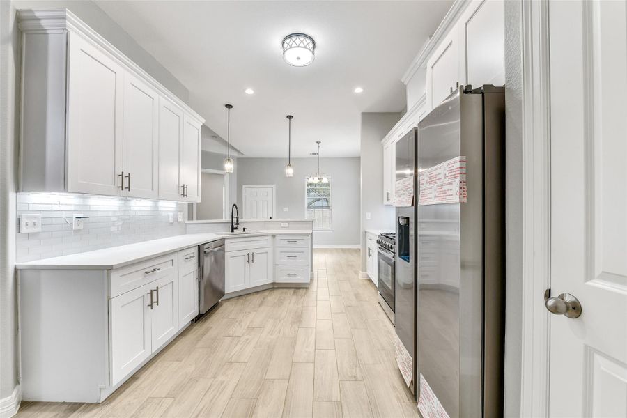 Furnished interior view inside a new home in , La Marque (Image 7).