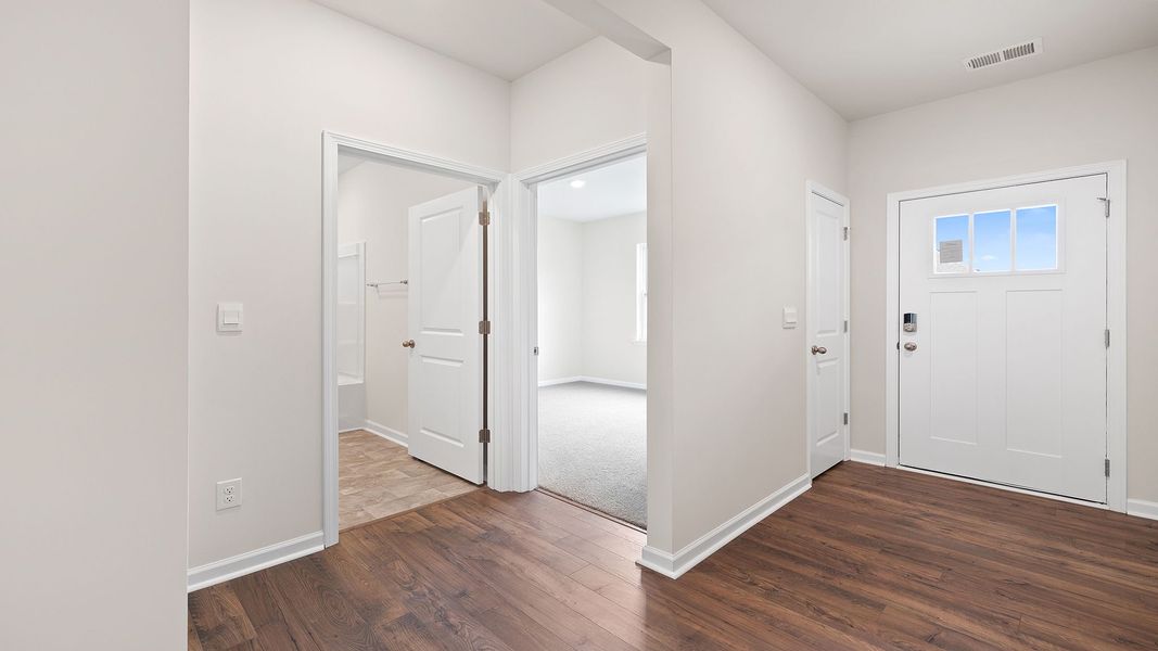 Spacious, unfurnished interior of a new home in Durbin Meadows Traditions, Fountain Inn (Image 12).