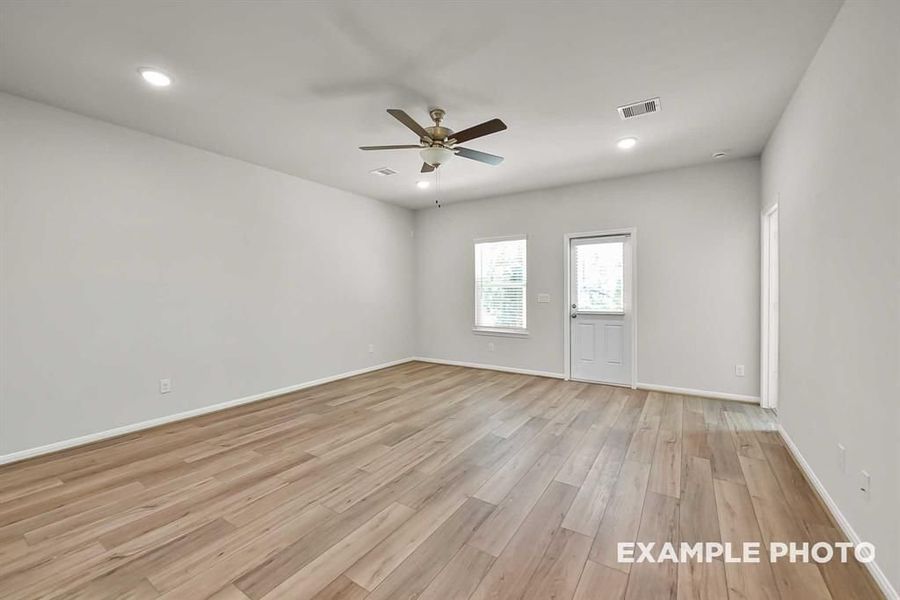 Spacious, unfurnished interior of a new home in Lakes at Black Oak, Magnolia (Image 6).