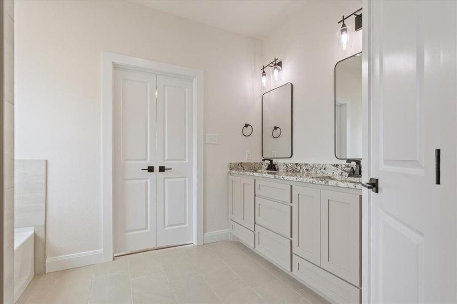 Furnished interior view inside a new home in , Riesel (Image 9).