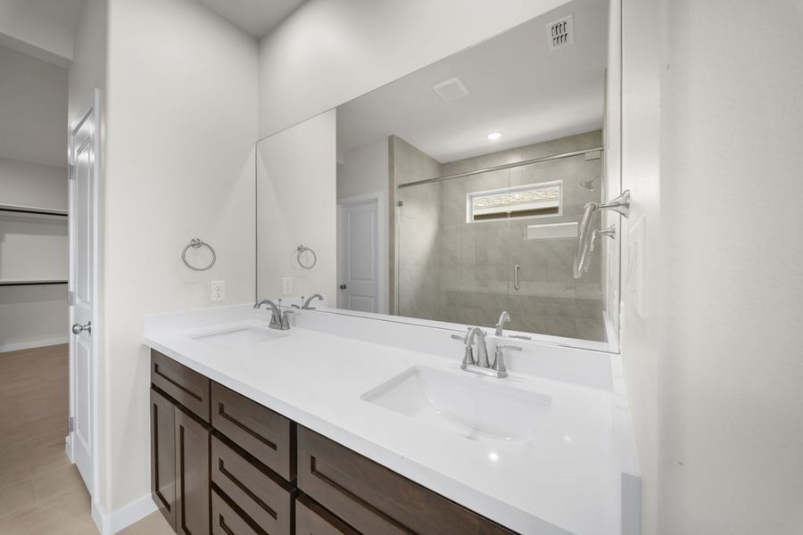 Furnished interior view inside a new home in Paloma Ranch, Harlingen (Image 10).