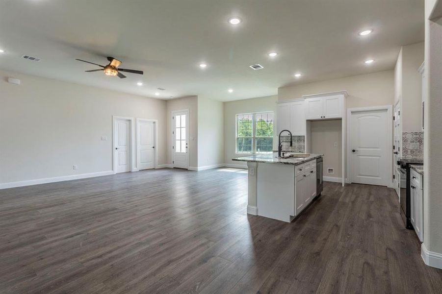 Spacious, unfurnished interior of a new home in , Runaway Bay (Image 13).