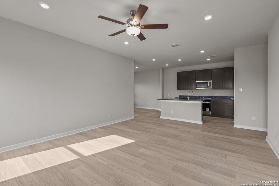 Spacious, unfurnished interior of a new home in Garden Grove, Schertz (Image 26).