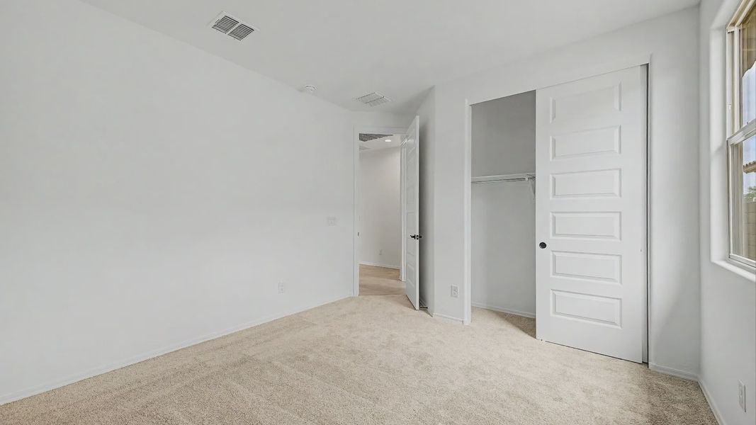 Representative furnished interior of a home built from the Larkspur by DRB Homes in The Villas at Mystic, Peoria (Image 16).