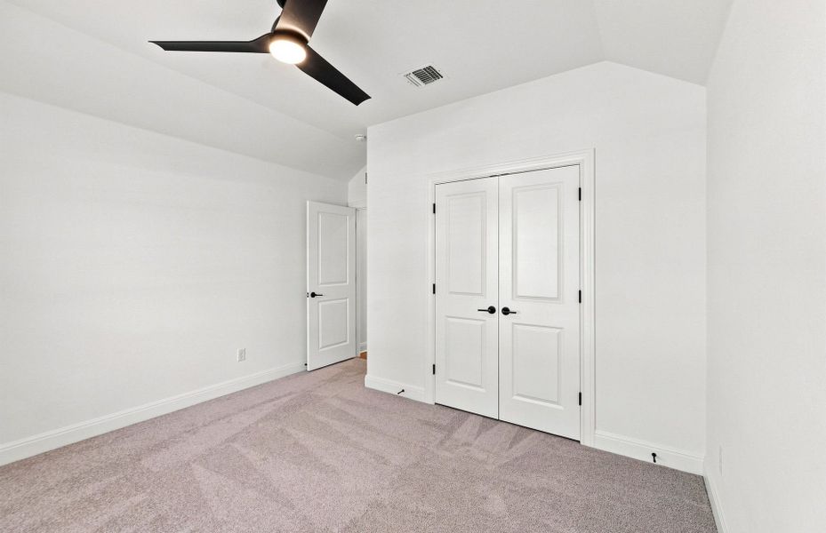Spacious, unfurnished interior of a new home in Crescent Bluff, Georgetown (Image 35).