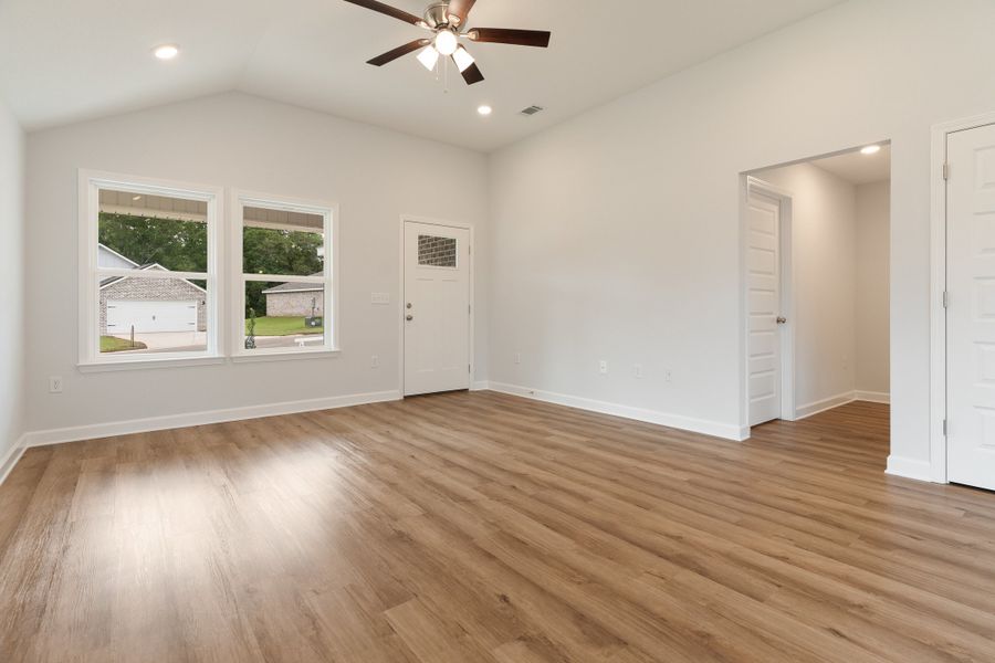 Spacious, unfurnished interior of a new home in Barton's Bend, Crestview (Image 19). Spacious, unfurnished interior of a new home in Barton's Bend, Crestview (Image 19).