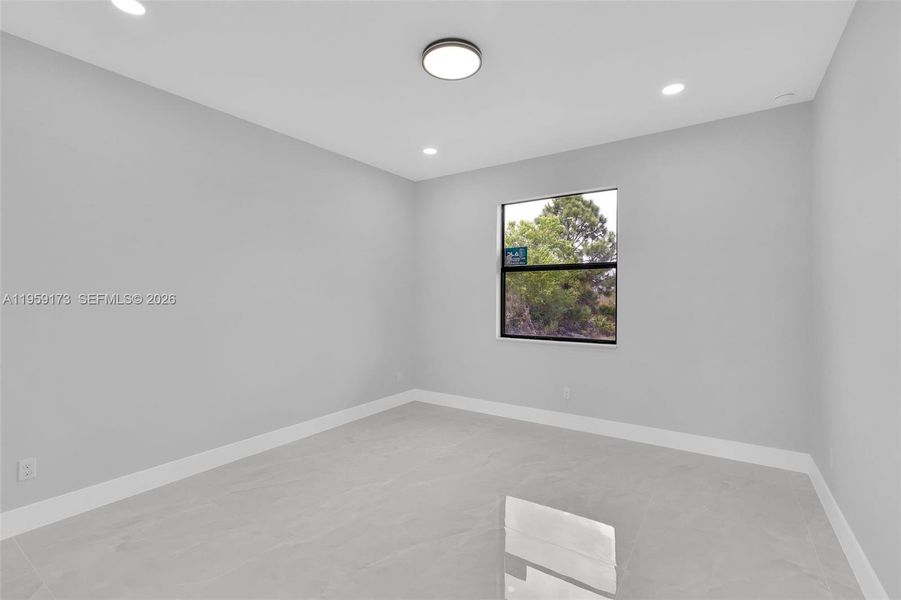 Spacious, unfurnished interior of a new home in , Lehigh Acres (Image 26).