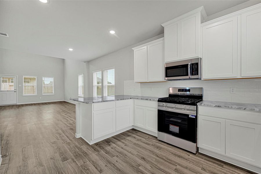 Furnished interior view inside a new home in Rollingbrook Estates, Baytown (Image 12).