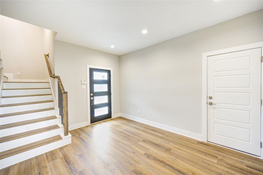 Spacious, unfurnished interior of a new home in , Houston (Image 10).