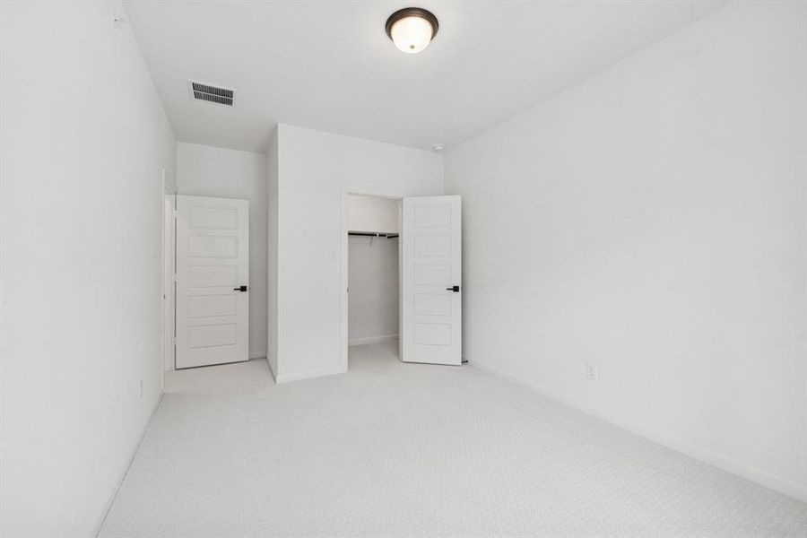 Spacious, unfurnished interior of a new home in Hillside at Las Colinas, Irving (Image 23).