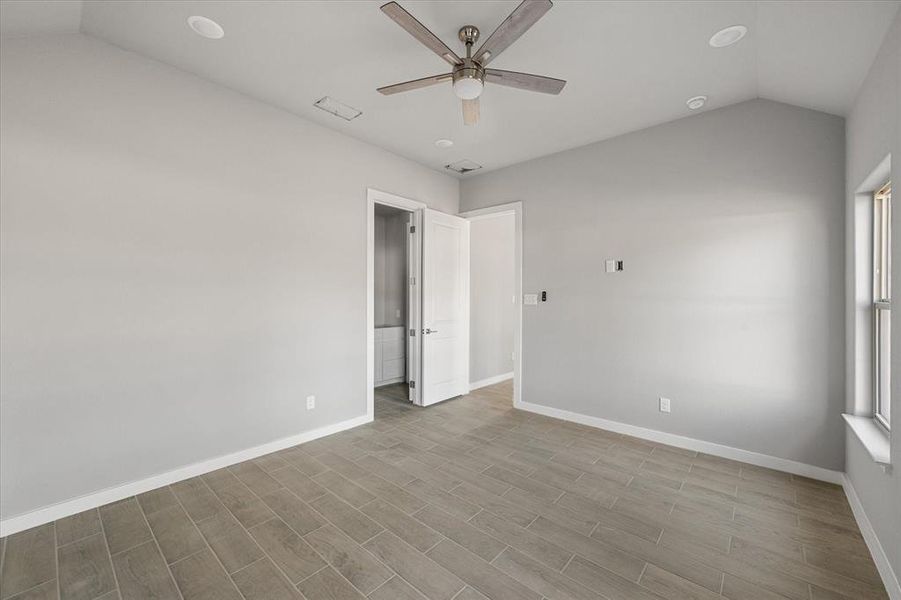 Spacious, unfurnished interior of a new home in , Kerens (Image 13).