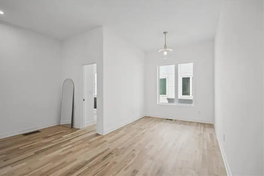 Spacious, unfurnished interior of a new home in Madison Park, Atlanta (Image 30).