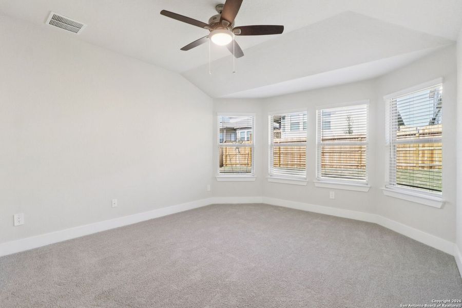 Spacious, unfurnished interior of a new home in Lark Canyon, New Braunfels (Image 15).