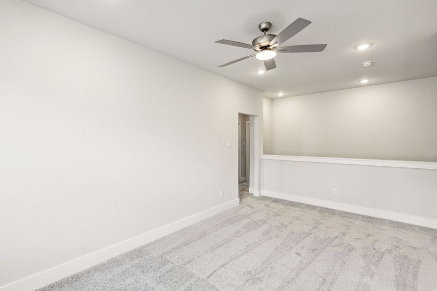 Spacious, unfurnished interior of a new home in Dove Hollow, Waxahachie (Image 12).