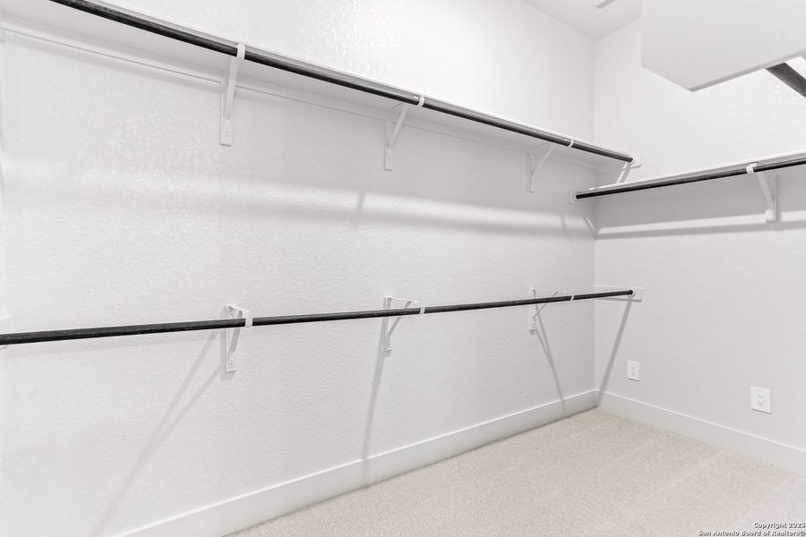 Spacious, unfurnished interior of a new home in Esperanza - 70', Boerne (Image 24).