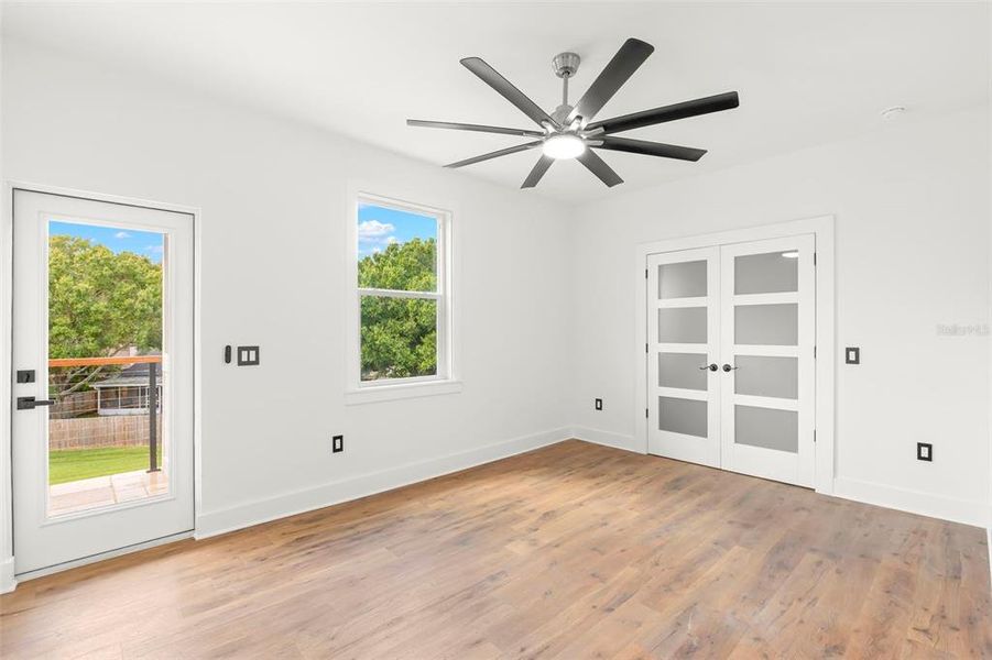 Spacious, unfurnished interior of a new home in , Safety Harbor (Image 42).