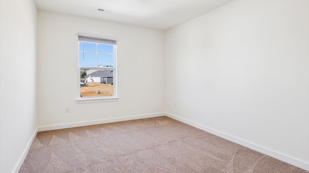 Spacious, unfurnished interior of a new home in Belhaven, Knoxville (Image 14).