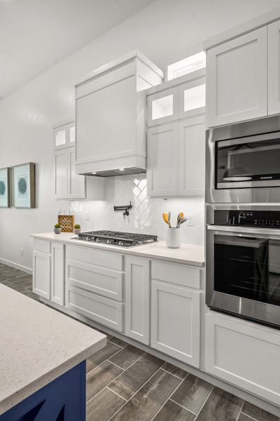 Furnished interior view inside a new home in Verdancia, El Paso (Image 28).