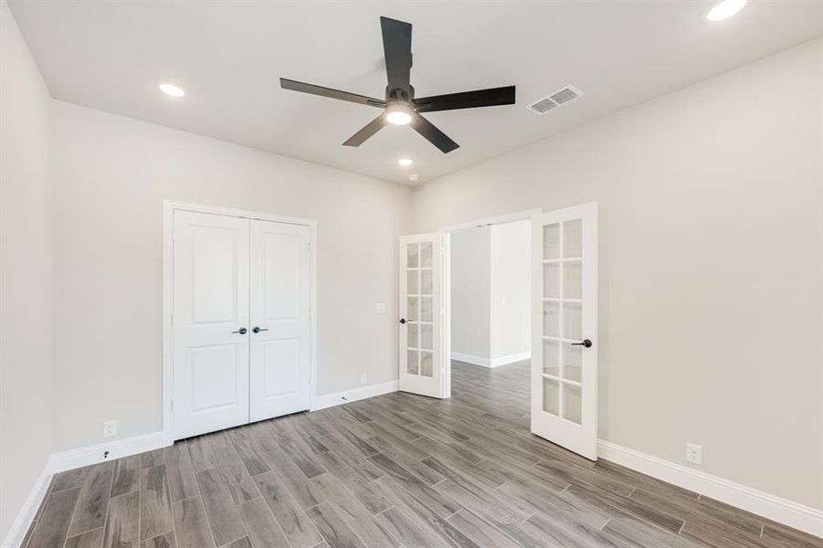 Spacious, unfurnished interior of a new home in Villages of Walnut Grove, Midlothian (Image 29). Spacious, unfurnished interior of a new home in Villages of Walnut Grove, Midlothian (Image 29).