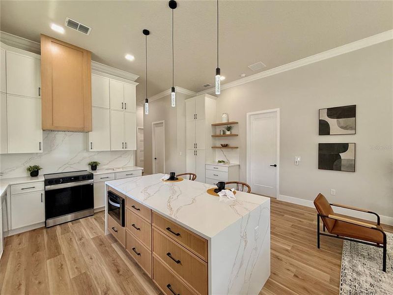 Furnished interior view inside a new home in , Orlando (Image 19).