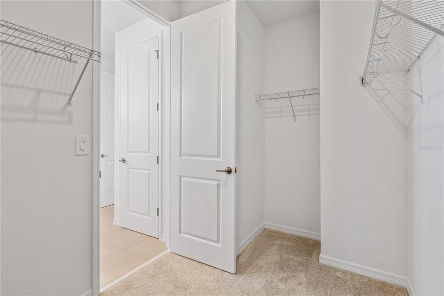 Spacious, unfurnished interior of a new home in , Winter Garden (Image 26).