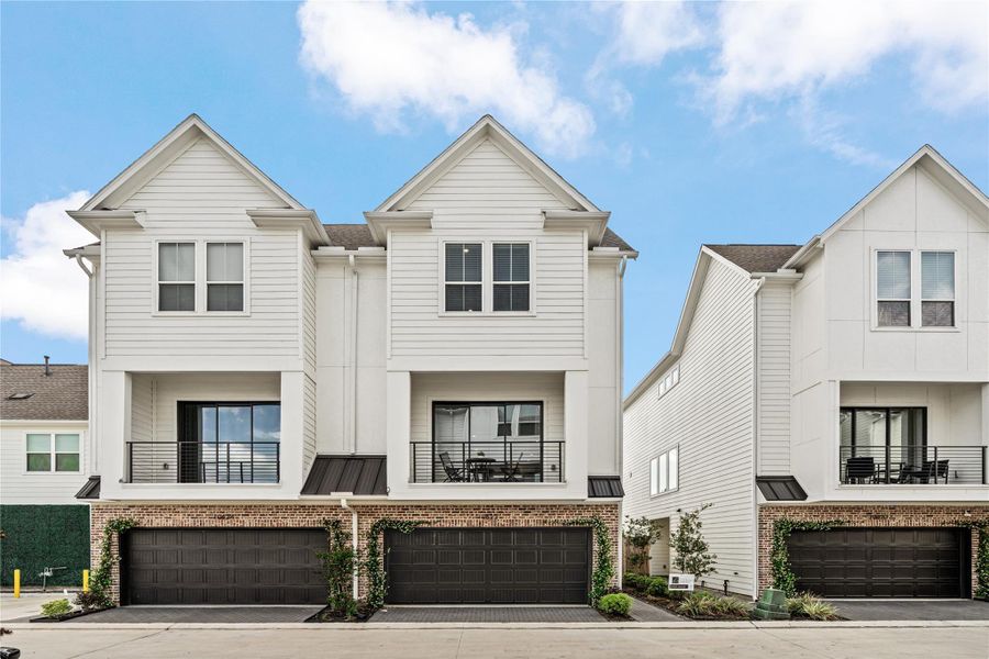 Front exterior of a new home in Willowbend Point, Houston, TX, highlighting curb appeal (Image 21).