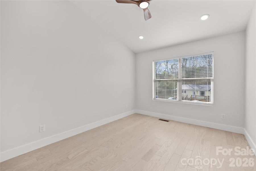 Spacious, unfurnished interior of a new home in , Asheville (Image 28).
