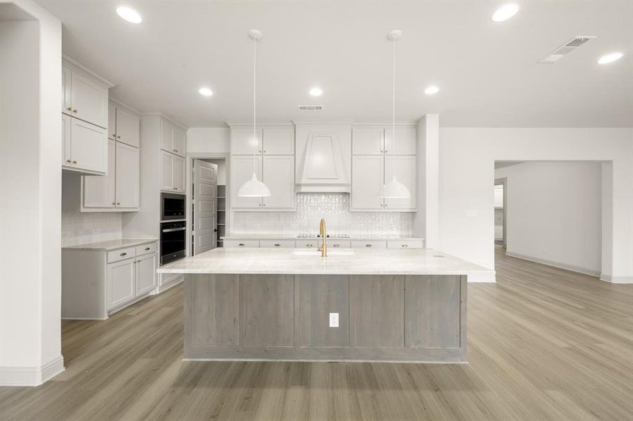 4809 Nomad- Kitchen-2