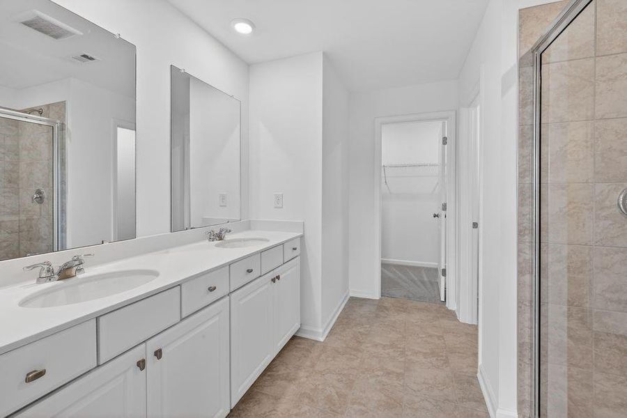 Furnished interior view inside a new home in Rosewood Farm, Lawrenceville (Image 11).