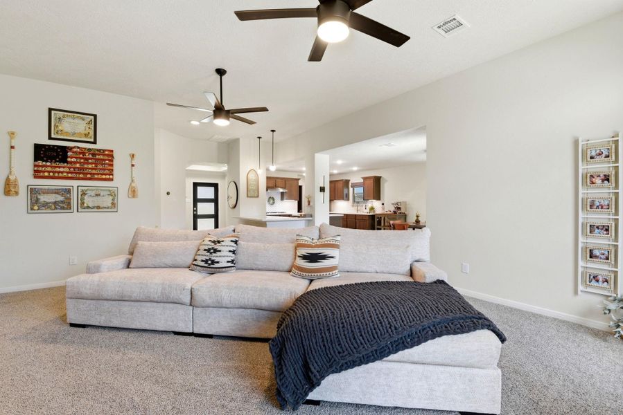 Furnished interior view inside a new home in Pedregal, Dickinson (Image 32).