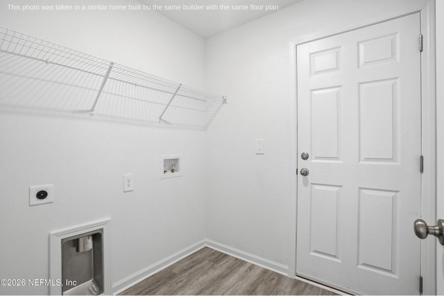 Spacious, unfurnished interior of a new home in , Green Cove Springs (Image 19).