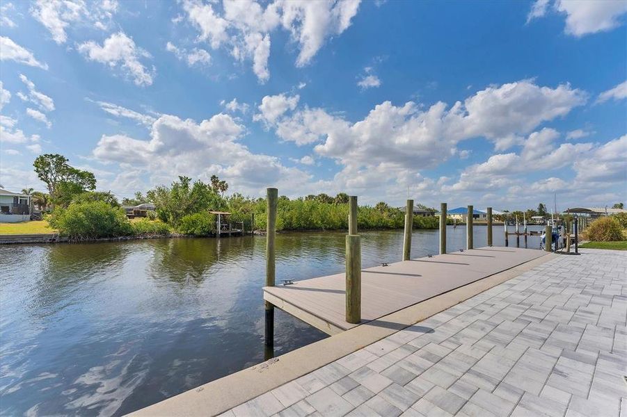 Community amenities in , Port Charlotte (Image 30).