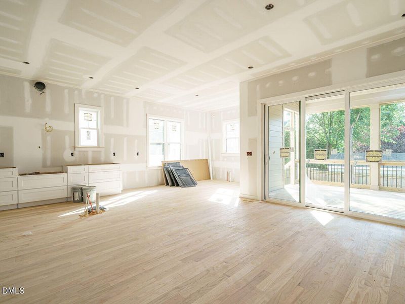 013-1280x960-living-room