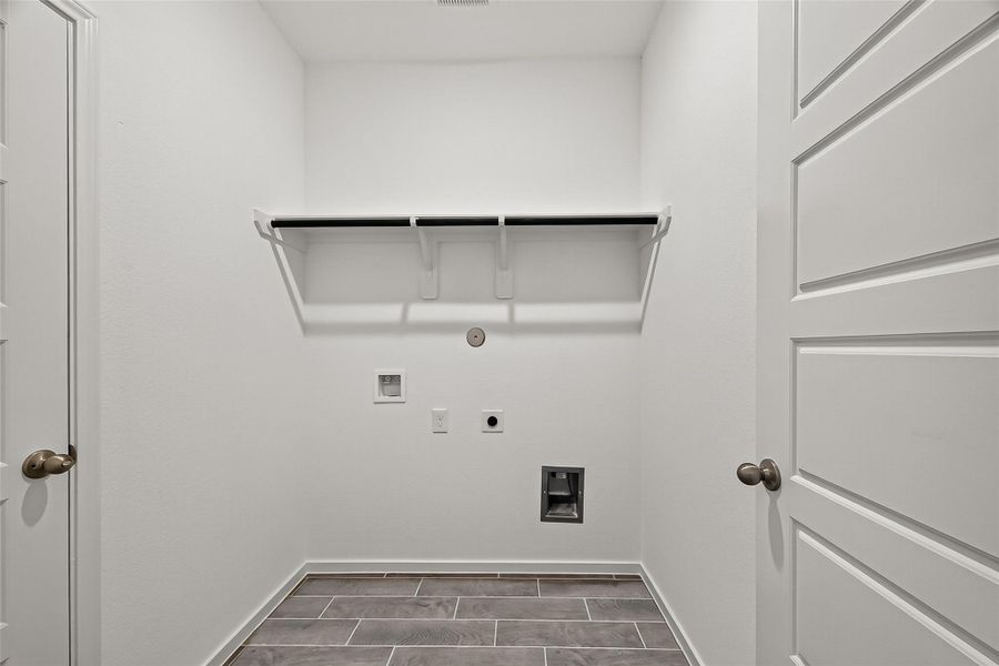 Spacious, unfurnished interior of a new home in Rollingbrook Estates, Baytown (Image 35).