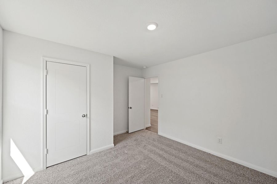 Spacious, unfurnished interior of a new home in , Conroe (Image 16).