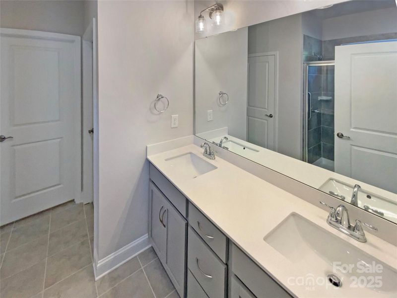 Furnished interior view inside a new home in Edgewater, Lancaster (Image 6).