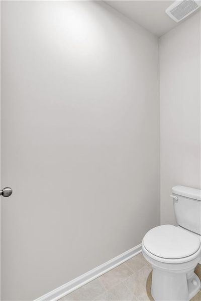 Spacious, unfurnished interior of a new home in Sweetlake Grove, Mableton (Image 22).