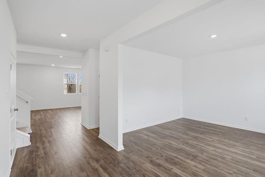 Spacious, unfurnished interior of a new home in Falls Creek, Flowery Branch (Image 14).