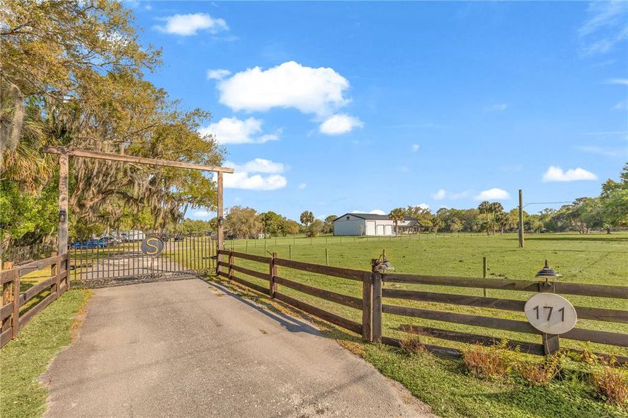 Image 43 of a home in .