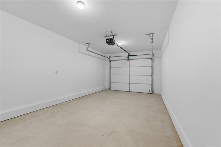 Spacious, unfurnished interior of a new home in , Austell (Image 11).