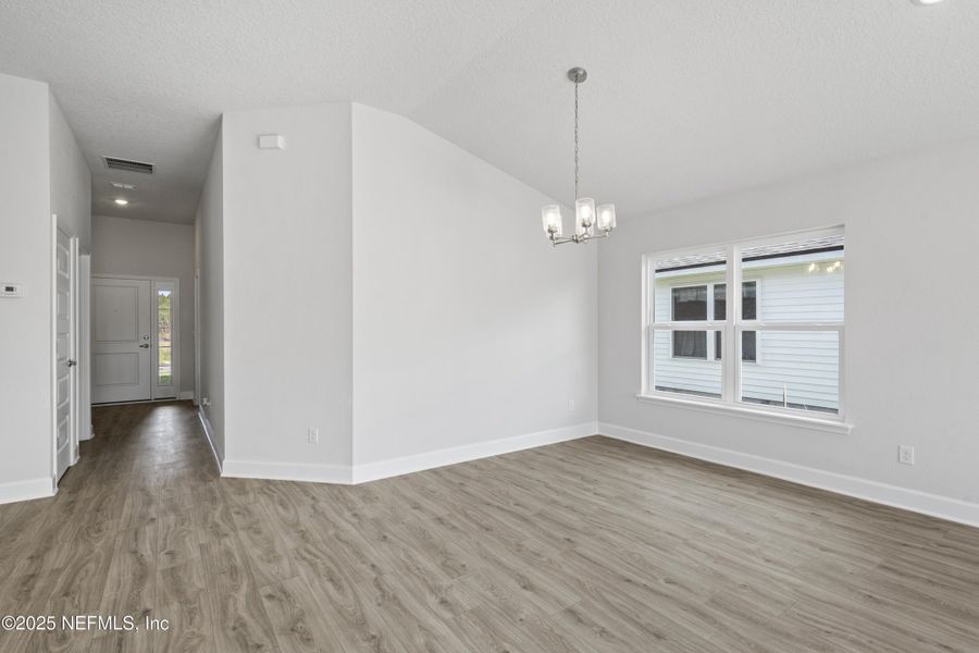 Spacious, unfurnished interior of a new home in Summerglen, Jacksonville (Image 21).