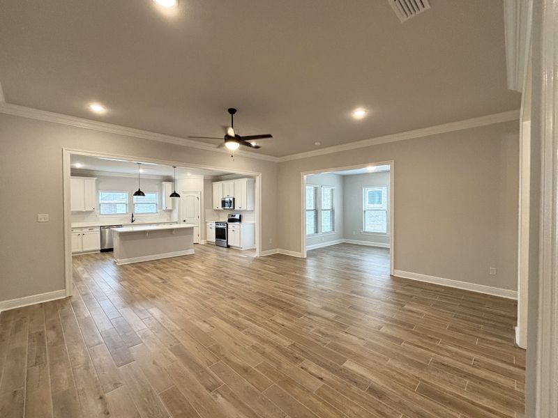 Spacious, unfurnished interior of a new home in Bird Song at Hammock Bay, Freeport (Image 11).