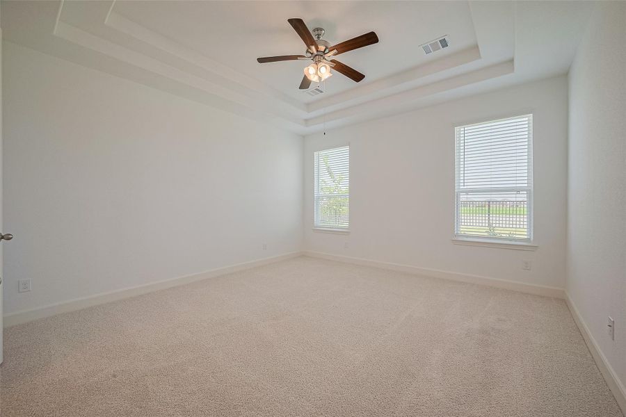 Spacious, unfurnished interior of a new home in Lago Mar, Texas City (Image 23).