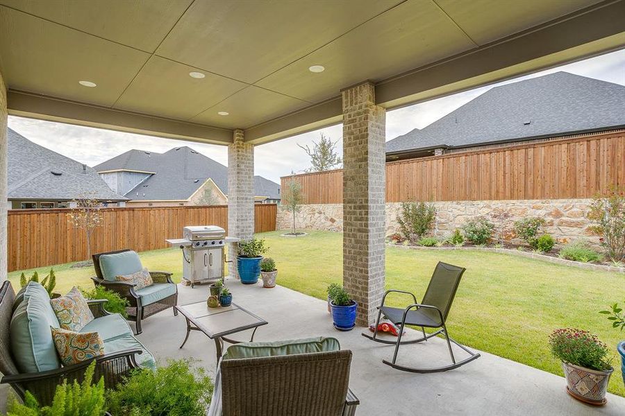 Exterior details and patio area of a home in , Fort Worth (Image 4).